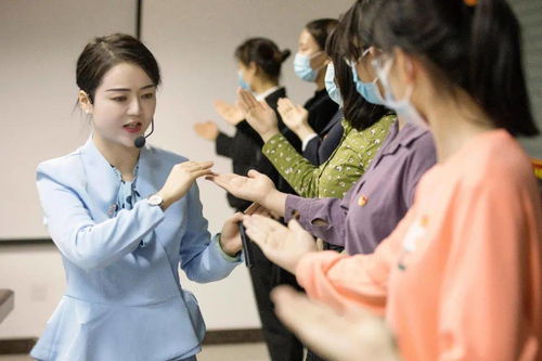 額濟納旗團委舉辦青年禮儀服務隊業務素質提升活動